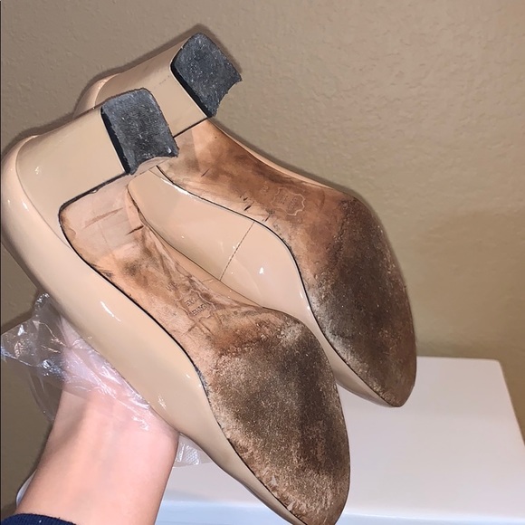 Tory Burch Raleigh Patent Mid-Heel Logo Pump - Picture 6 of 6